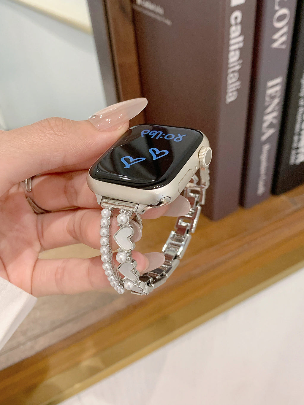 Heart Pearl Bracelet Band for Apple Watch — Faux Pearl Strands, Enamel Hearts, Fits 38–49mm