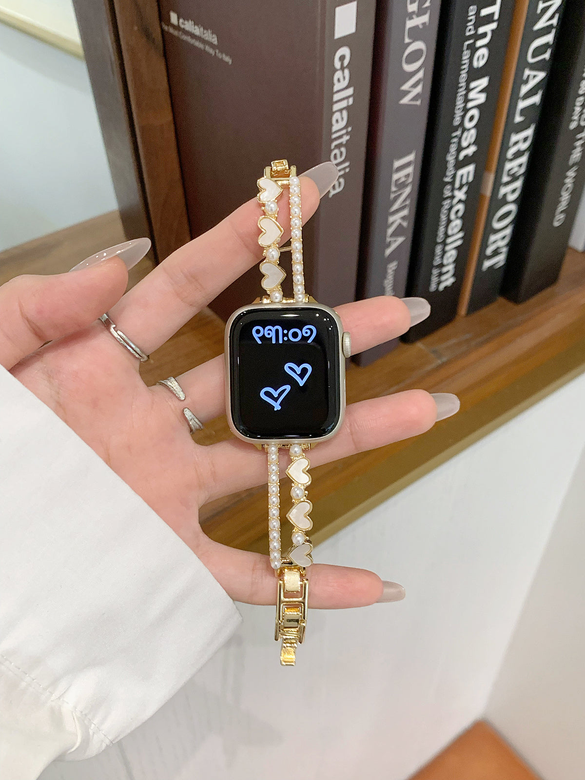 Heart Pearl Bracelet Band for Apple Watch — Faux Pearl Strands, Enamel Hearts, Fits 38–49mm