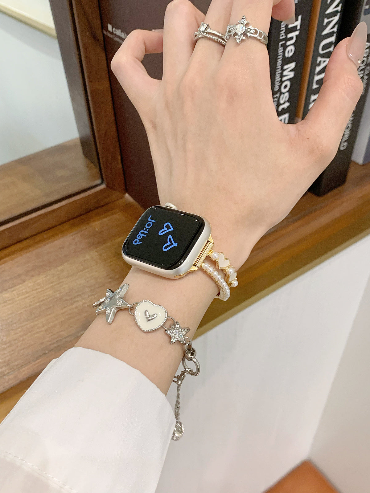 Heart Pearl Bracelet Band for Apple Watch — Faux Pearl Strands, Enamel Hearts, Fits 38–49mm