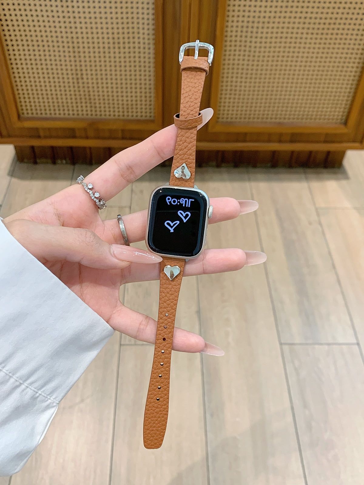 Heart-Studded Slim Leather Watch Band for Apple Watch — Soft Pebbled Leather, 7 Colors, Fits 38–49mm