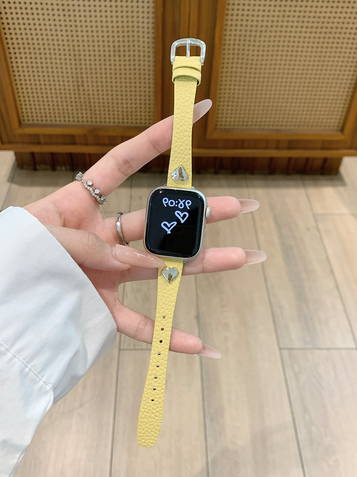 Heart-Studded Slim Leather Watch Band for Apple Watch — Soft Pebbled Leather, 7 Colors, Fits 38–49mm
