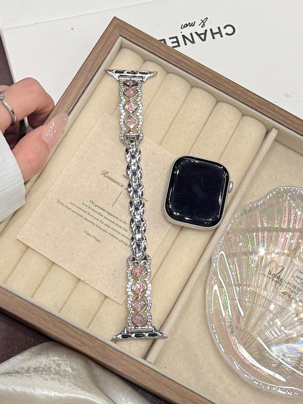 Bracelle Metal Band for Apple Watch — Kite-Cut Aurora Stones, Woven Links, 38–49mm